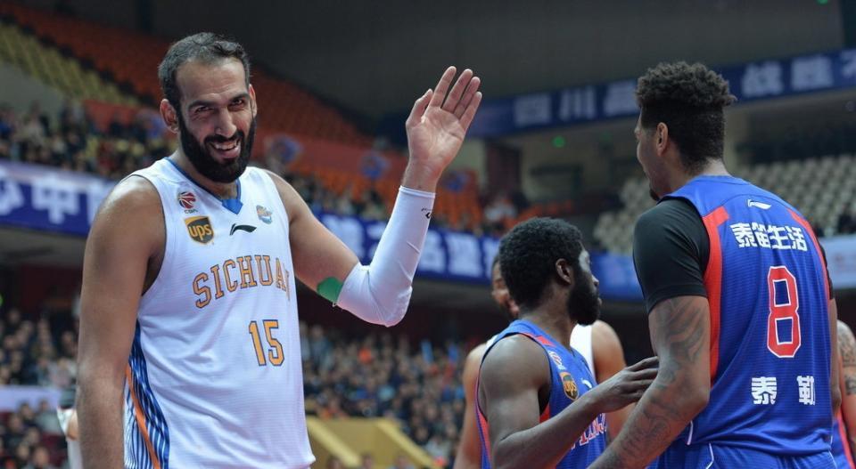 九游-关于赛前芝加哥公牛备战CBA季后赛，再遭质疑细节曝光，质疑声仍在，更衣室氛围转暖的信息-九游